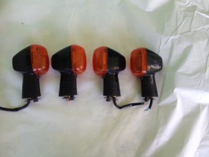 Semnalizatoare Honda CBR900RR SC33 SC44  VTR1000F SP1 CBR600F PC31 PC35 CBR1100XX SC35 - imagine 3