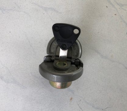 Moped Scuter  Buson rezervor cu cheie
