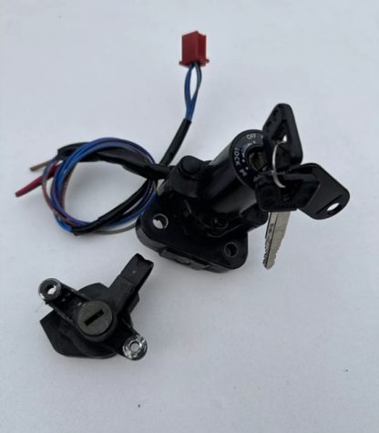 Contact pornire  cu chei (2 buc) + incuietoare saua spate  Yamaha FZS1000 RN06 Fazer 2001-2005