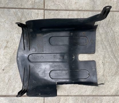 Scuter China  50cc GY6 4T  Baotian Benzhou Yiying Rex Znen  Aparator scut  noroi