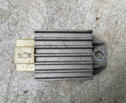 Scuter China  50cc GY6 4T  Baotian Benzhou Yiying Rex Znen  Releu incarcare