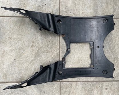Scuter China  50cc GY6 4T  Baotian Benzhou Yiying Rex Znen  Carena podea