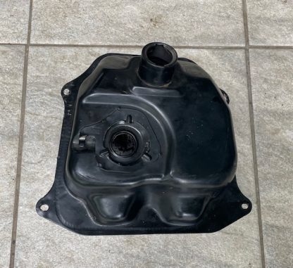 Scuter China  50cc GY6 4T  Baotian Benzhou Yiying Rex Znen  Rezervor benzina