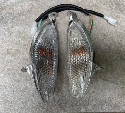 Scuter China  50cc GY6 4T  Baotian Benzhou Yiying Rex Znen  Set semnalizatoare fata