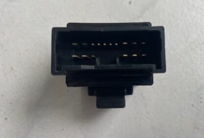 Releu Omron 5VK-81950-40 Pompa benzina Yamaha R1 R6 FZ8 XT660R FZ09 FZ10 FZ6 - imagine 2