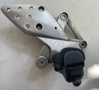 Honda CBR 125 R  CBR125R  (JC39) 2007-2010 (JC34) 2004-2006  Suport scarita fata dreapta