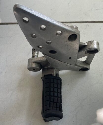 Honda CBR 125 R  CBR125R  (JC39) 2007-2010 (JC34) 2004-2006  Suport scarita fata dreapta - imagine 2