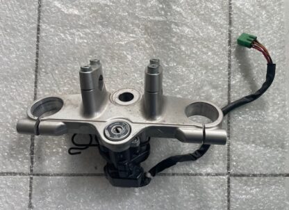 Suzuki GSF600 (WVA8) 2000-2004 Jug superior cu contact